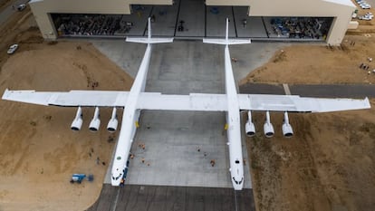 Esto marca la finalización de la fase inicial de construcción de la aeronave y la transición a la fase de pruebas de vuelo del avión.
