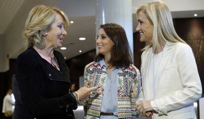 La líder del PP madrileño Esperanza Aguirre, la vicesecretaria de programas Andrea Levy y la presidenta regional Cristina Cifuentes en un foro del PP.