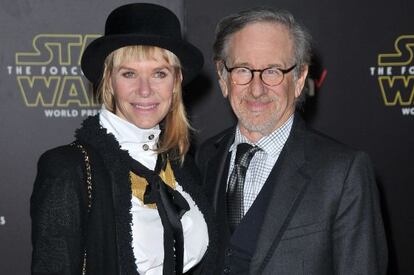 Steven Spielberg no quiso perderse el estreno. Fue con su pareja, Kate Capshaw.