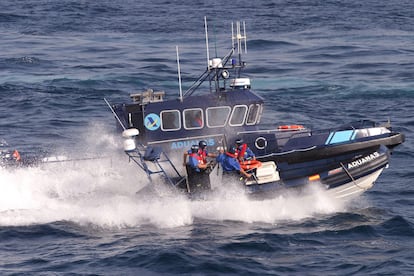 Dos embarcaciones de la Agencia Tributaria participan en un simulacro en las costas malagañas en 2003.
