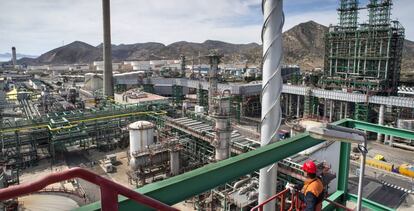 Refinería de Repsol en la localidad de Cartagena (Murcia).