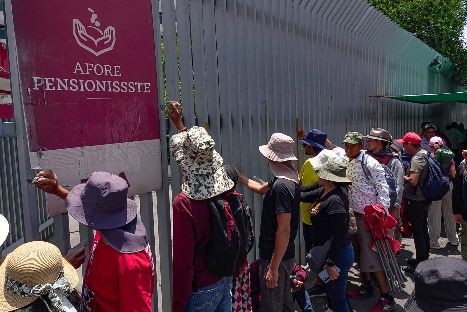 Una auditoría externa califica de negativa la situación fina