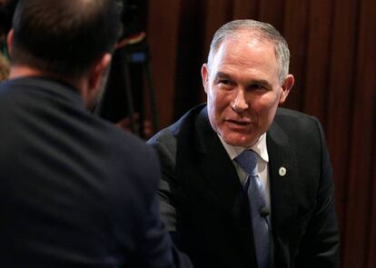 O diretor da Ag&ecirc;ncia de Prote&ccedil;&atilde;o Ambiental, Scott Pruitt, ao tomar posse no cargo, ap&oacute;s ser escolhido por Donald Trump. 