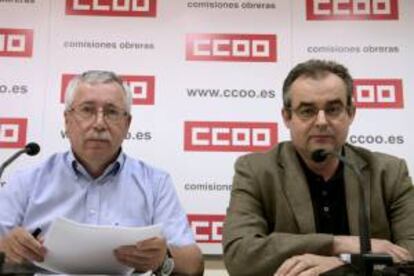 El secretario general de CCOO, Ignacio Fernández Toxo (i), y el secretario general de Comfia-CCOO, José María Martínez. EFE/Archivo