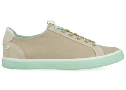 La nueva colección de Gioseppo incorpora materiales ligeros y tonos marítimos a 'sneakers' como esta.