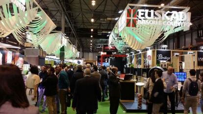 Uno de los stands de productos vascos en el salón Gourmets de Madrid.