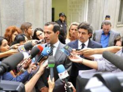 Fotografía facilitada por el PP de Madrid del portavoz del Gobierno madrileño, Salvador Victoria. EFE/Archivo