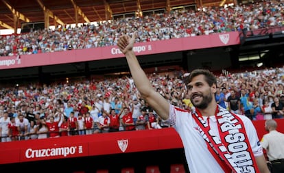 Fernando Llorente en su presentaci&oacute;n con el Sevilla en 2015.