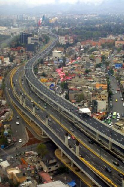 Autopista elevada operada por OHL.