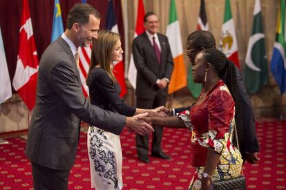 Caddy Adzuba, Premio Príncipe de Asturias de la Concordia 2014, es una reconocida activista por la libertad de prensa, la reconstrucción de la paz y los derechos humanos, especialmente los de la infancia y las mujeres en zonas de conflicto.