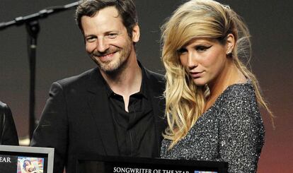 El productor musical Dr. Luke y la cantante Kesha.