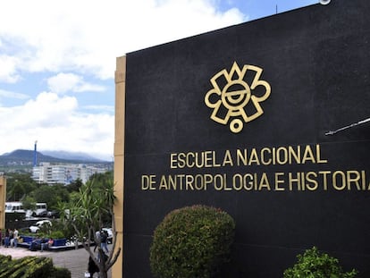 El exterior de la Escuela Nacional de Antropología e Historia en la Ciudad de México