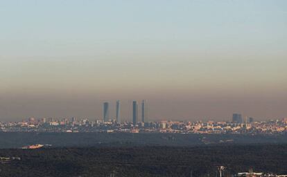 Nube de polución sobre Madrid.