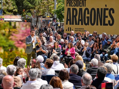El presidente de la Generalitat y candidato de ERC a la reelección, Pere Aragonès interviene en el acto celebrado en su pueblo, Pineda de Mar (Barcelona).