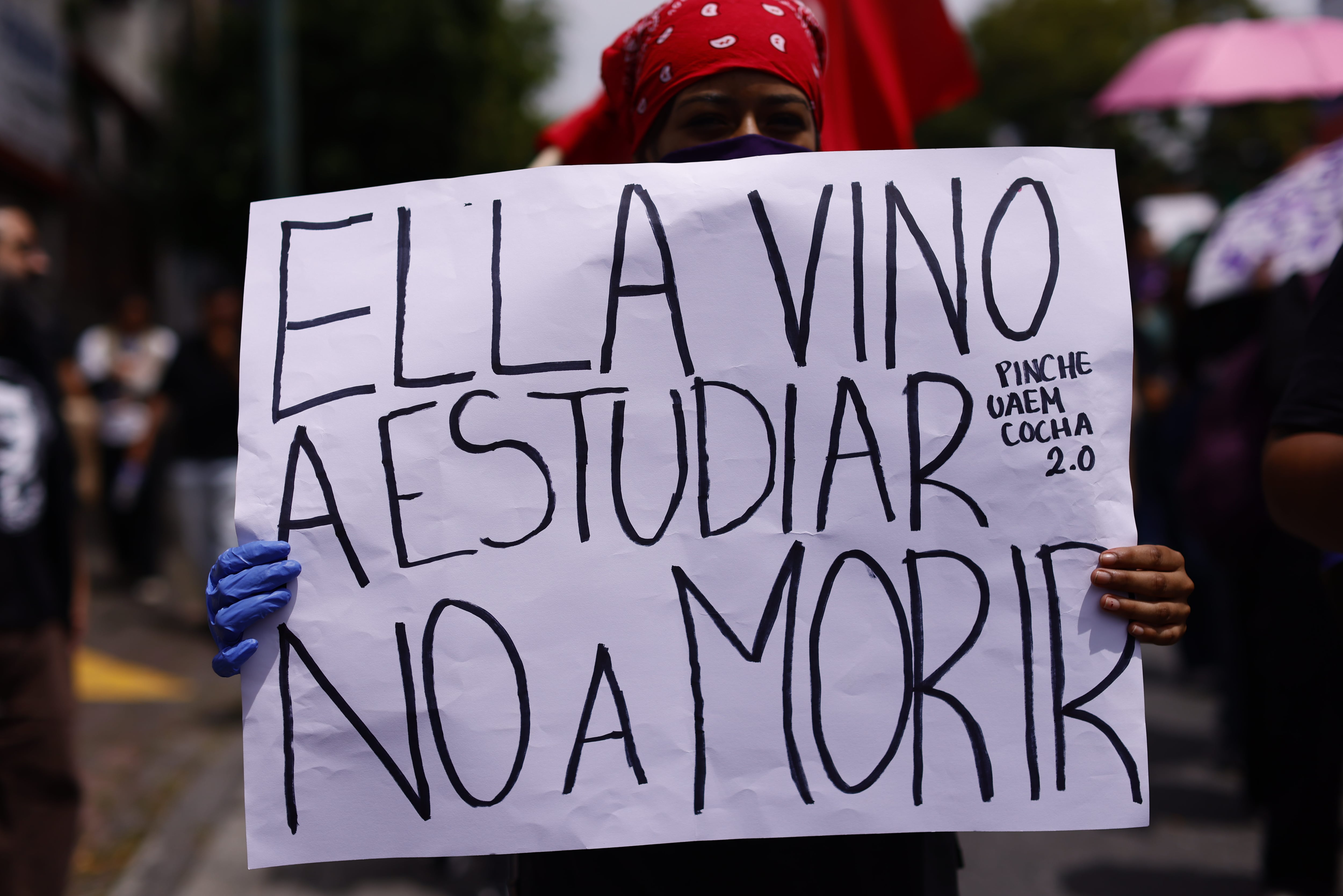 Cartel en protesta por el feminicidio de Claudia Tacoronte.