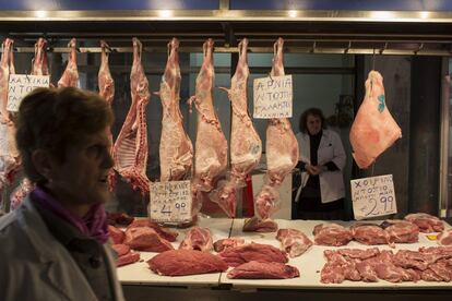 Mujeres en un mercado en Atenas (Grecia), el 20 de enero de 2015.