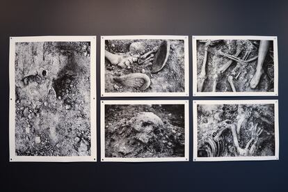 Fotografías de Francesc Torres en la exposición 'Exhumar la Memoria'.