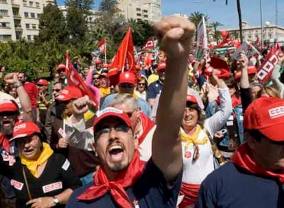 Los trabajadores de Delphi protestan por el cierre de la empresa  en la manifestación celebrada en Cádiz.