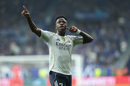 Vinicius celebra su gol ante el Oviedo en el Carlos Tartiere.