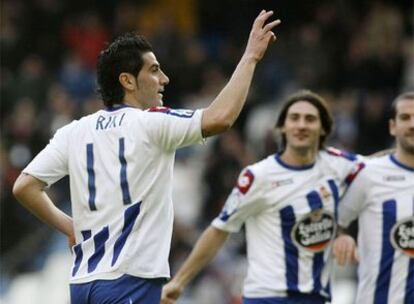 Ricki celebra su gol, el segundo del Deportivo.