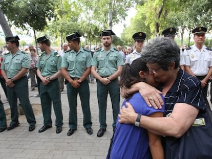 Familiares de los asesinados en Hipercor, durante los actos de homenaje a los 25 años del atentado de ETA