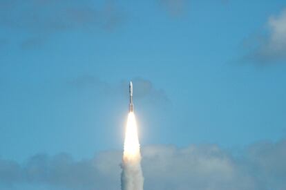 El 19 de enero de 2006, la sonda 'New Horizons', del tamaño de un piano, despegó de la estación de Cabo Cañaveral, en Florida (EE UU), a bordo de un cohete Atlas V.