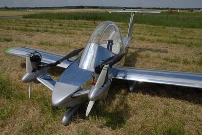 El Colomban MC-15 Cri-Cri es el avión más pequeño con piloto.