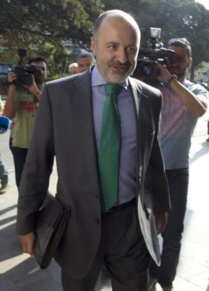 David Serra, diputado y 'ex número tres' del PP valenciano, llega a declarar al Tribunal Superior de Justicia el año pasado.