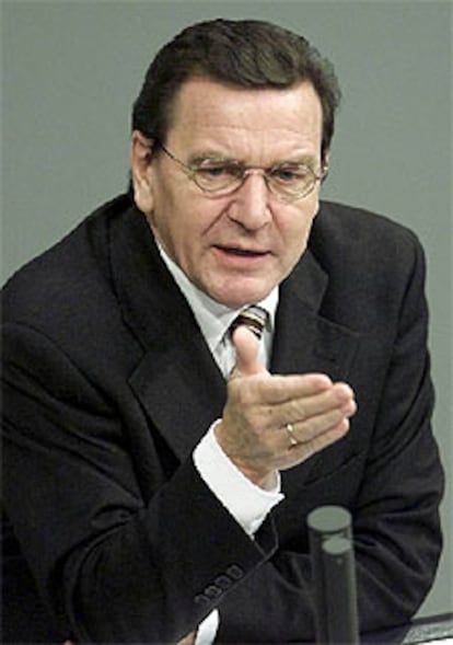 El canciller alemán, Gerhard Schröder, en el Parlamento en 2000.