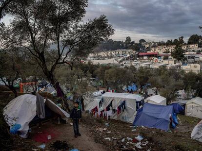 Un campament d’immigrants a Lesbos és un dels escenaris de 'Traça un perímetre'. 