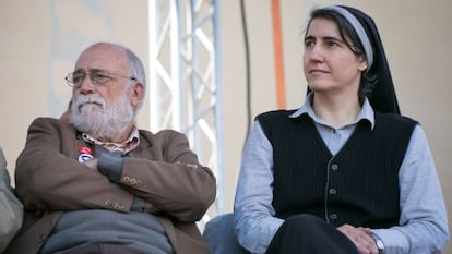 Arcadi Oliveres y Teresa Forcades, en la presentación de Procés Constituent.