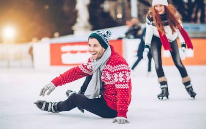 En la lista con ideas de regalos se encuentran unos patines para que puedas lanzarte a la pista de hielo.