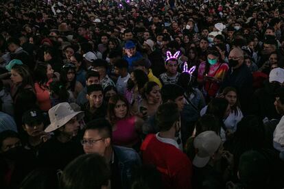 Varias fiestas a las orillas del Azteca se habían organizado a través de Facebook y grupos de Telegram entre quienes no lograron comprar boleto en los 10 meses previos al concierto.