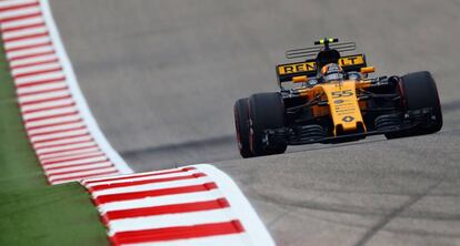 Carlos Sainz, durante sus primeros entrenamientos con Renault, en Austin.