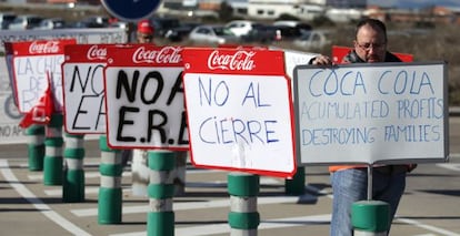 Primera jornada de huelga de los trabajadores de Coca Cola en Fuenlabrada.