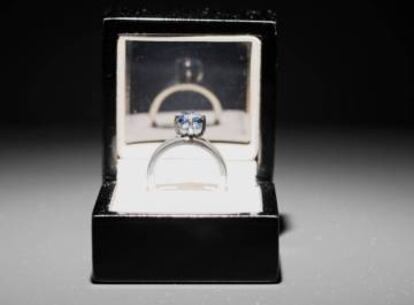 'La propuesta', el anillo a partir de las cenizas de Barragán creado por Jill Magid.