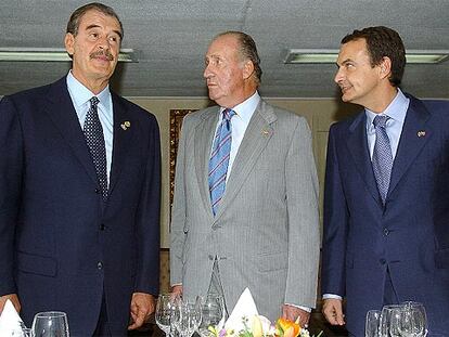 Vicente Fox, el rey Juan Carlos y José Luis Rodríguez Zapatero, durante su encuentro en Costa Rica.