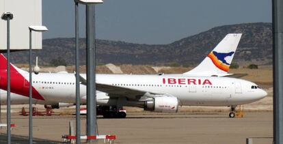 Vista de un avión de Iberia. 