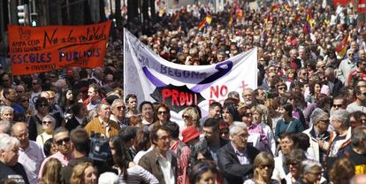 Un momento de la marcha en defensa de los servicios públicos en Valencia.