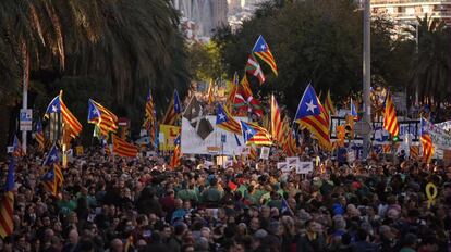 Manifestación en Barcelona organizada por ANC y Òmnium para pedir la libertad de los exconsejeros encarcelados.