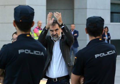 Jordi Cuixart, presidente de &Ograve;mniun, a su llegada para declarar en la Audiencia Nacional.
 
 