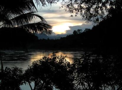 El sol se pone en Luang Prabang, Laos