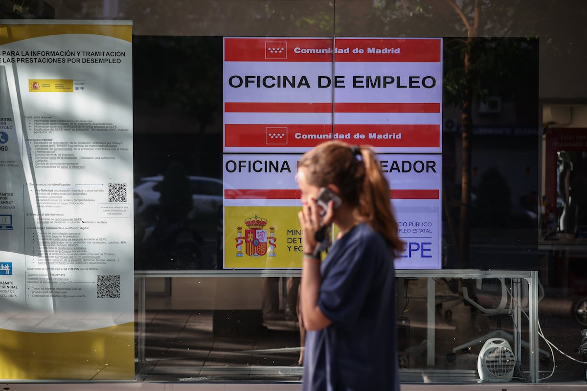 El paro de los extranjeros repunta ligeramente en plena regularización, pese a que casi siempre retrocede en junio