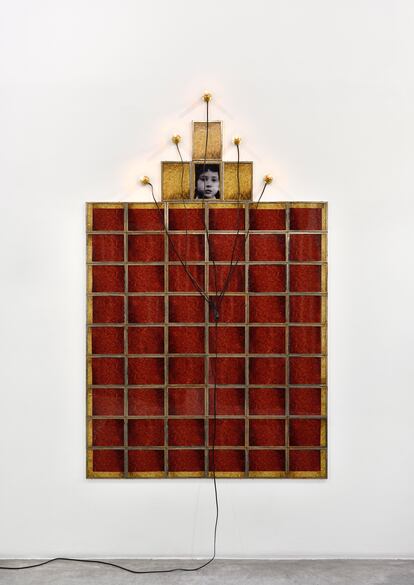 Una de las obras de la serie 'Monuments' (1985-1989) de Christian Boltanski.