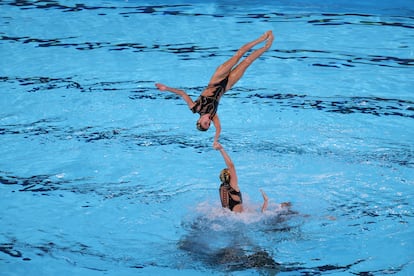 El equipo español de natación artística, durante su ejercicio.