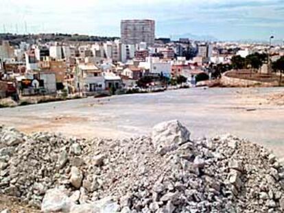 Ubicación prevista para el palacio de congresos de Alicante en la ladera del Benacantil.