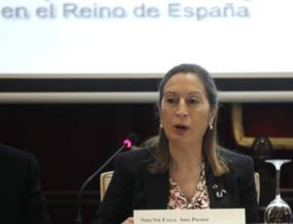 La ministra española de Fomento, Ana Pastor. EFE/Archivo