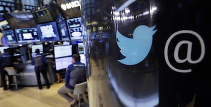 Símbolo de Twitter en el parqué de Wall Street