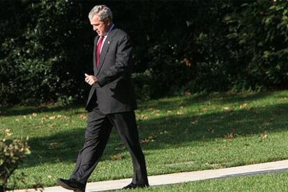 George Bush, en los jardines de la Casa Blanca.