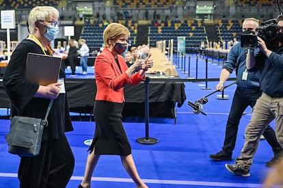 Nicola Sturgeon a su llegada al Emirates Arena de Glasgow.